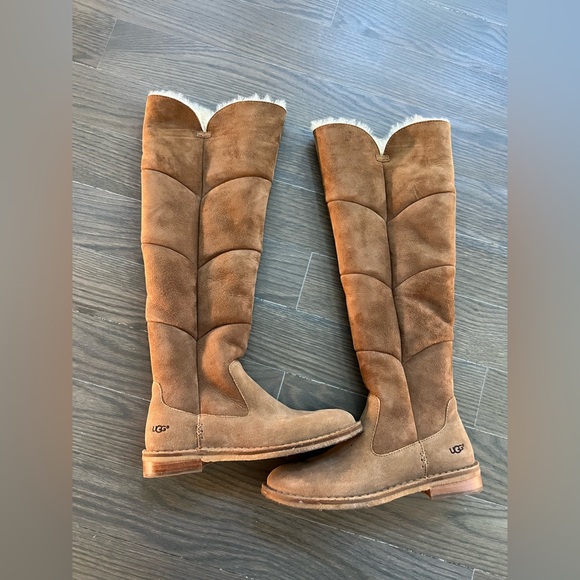 UGGS Tan Suede Knee-High Boots Size 6.5 - Picture 1 of 7